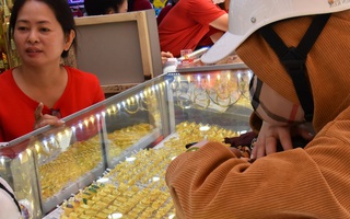 Giá vàng hôm nay 28-8: Tiếp tục tăng