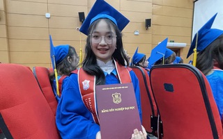 Gần 750 bác sĩ nhận bằng trong lễ tốt nghiệp "chưa từng có"