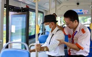 Xe buýt điện chinh phục người dân TP HCM