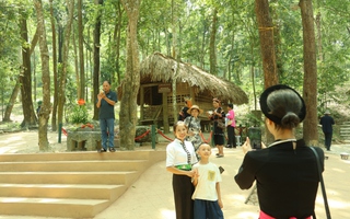 Lán Nà Nưa - nơi Bác Hồ ở, làm việc để lãnh đạo cuộc Tổng khởi nghĩa Cách mạng Tháng Tám năm 1945