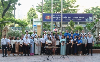 Buổi chào cờ truyền cảm hứng tại Trường Đại học Khoa học Xã hội và Nhân văn TP HCM