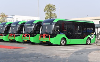 "Cú chuyển làn" mạnh mẽ