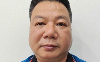 Tạm giữ hình sự tài xế đi vào làn khẩn cấp, rút chìa khóa xe khách