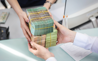 Yêu cầu các ngân hàng giảm lãi suất, công khai chênh lệch lãi suất huy động - cho vay