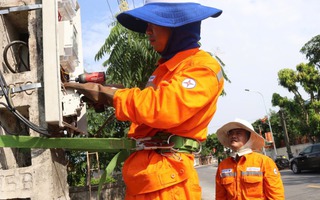 Căng thẳng cấp điện trong cao điểm nắng nóng