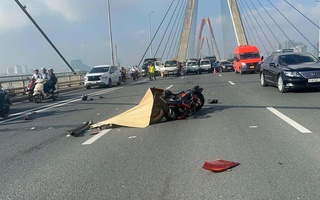 Người đàn ông nước ngoài đi xe phân khối lớn tử vong khi va chạm với ô tô trên cầu Nhật Tân