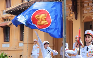 Trang trọng Lễ thượng cờ ASEAN tại Hà Nội