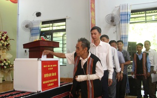Trà Leng "trả nợ ân tình", góp tiền ủng hộ bà con bị thiên tai