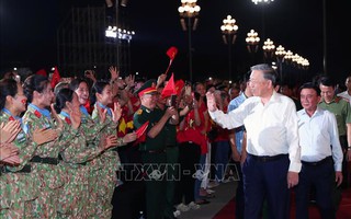 Tổng Bí thư Tô Lâm dự Chương trình chính luận nghệ thuật "Dưới cờ vinh quang"