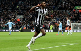 Liverpool đạt thỏa thuận chiêu mộ Alexander Isak với giá kỷ lục