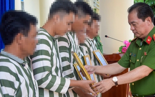 Hàng trăm phạm nhân tại miền Tây xúc động khi được đặc xá dịp Quốc khánh 2-9