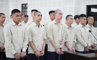 26 người lãnh án chỉ vì 1 cú đấm trong lúc hát karaoke