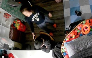 Công an Hà Nội: Xử lý nghiêm vụ bé trai viết "tâm thư kêu cứu" bị mẹ kế bạo hành