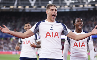 Tottenham nhấn chìm West Ham 3 bàn trận derby London