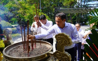 Bí thư Tỉnh ủy Đồng Nai Vũ Hồng Văn viếng thăm Thành Cổ Quảng Trị