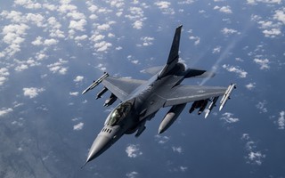 Hàng loạt máy bay "lạc" vào khu vực có tổng thống Mỹ, F-16 phải chặn khẩn