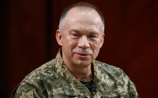 Ukraine cách chức 2 sĩ quan cấp cao tại điểm nóng giao tranh với Nga