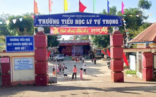 Xử lý trách nhiệm vụ trường buộc học sinh mặc 3 loại đồng phục trong tuần
