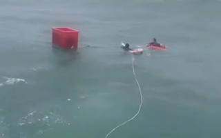 Tàu, phà ra Phú Quốc cứu 4 người trôi dạt nhiều giờ trên biển