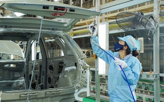 Tiêu thụ ô tô tiến gần mốc 1 triệu xe, nội địa hóa "ì ạch" 10%
