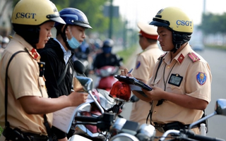 CSGT điều tiết tại các nút giao thông tuyệt đối không được dừng phương tiện để xử lý vi phạm