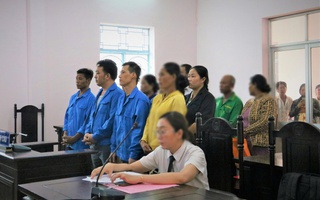 Ông bà ngoại và mẹ ruột bán 2 bé gái sang Trung Quốc: Vụ án chấn động