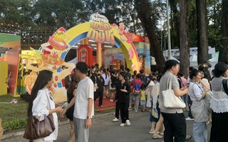 Hàng ngàn người dân TP HCM đổ về lễ hội ẩm thực Food Fest 2025 dịp cuối tuần