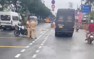 Điều tra vụ người đàn ông lao ra đường, bị xe tông tử vong