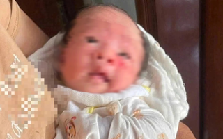 Bé gái sơ sinh bị bỏ rơi với tờ giấy ghi tên "Nấm" cùng 15 triệu đồng