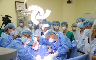 Đặt sức khỏe nhân dân ở vị trí trung tâm