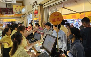 Giá vàng trong nước ngược chiều thế giới