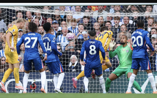Chelsea thua thảm sân nhà, Liverpool nhận thất bại đầu mùa tại Ngoại hạng Anh