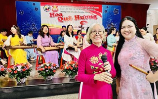 Nhà giáo ưu tú Phạm Thúy Hoan tâm huyết giữ vững chương trình "Hoa quê hương"