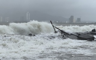 Đà Nẵng: Mưa lớn từng cơn do ảnh hưởng bão số 10 Bualoi, gió rít nhẹ
