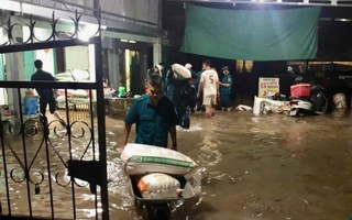 Tình quân dân nồng ấm trong lũ lụt