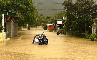 Miền Trung đang gánh chịu thiệt hại nặng do bão số 10 Bualoi