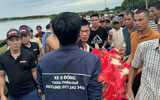 Không thấy bạn đi cà phê, bàng hoàng phát hiện thi thể ở ngoài đồng