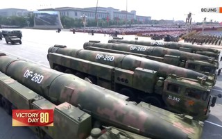 Cận cảnh dàn vũ khí tại lễ duyệt binh Trung Quốc