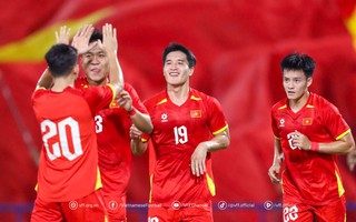 Bỏ lỡ nhiều cơ hội, U23 Việt Nam vẫn thắng dễ trận ra quân