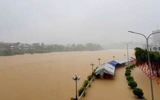 Mưa lũ gây thiệt hại lớn, miền Bắc ngập lụt diện rộng, hàng loạt hồ thủy điện xả lũ