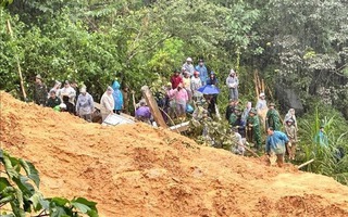 Thủ tướng giao Chủ tịch 3 tỉnh trực tiếp chỉ đạo tìm kiếm nạn nhân mất tích do mưa lũ