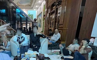 Ẩn sau miếng mồi ngon