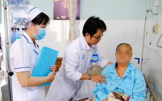 Người phụ nữ té ngã trong lúc tắm, tới bệnh viện thì phát hiện điều bất ngờ 
