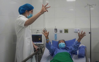 Cụ bà 90 tuổi ở Cần Thơ hồi phục kỳ diệu sau đột quỵ