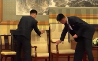Nhân viên Triều Tiên cẩn thận thu dọn phòng họp của ông Kim Jong-un ở Bắc Kinh