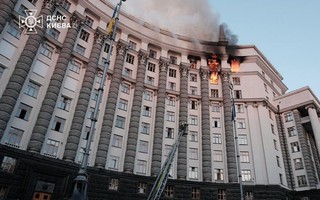 Trụ sở Chính phủ Ukraine trúng đòn tấn công của máy bay không người lái Nga