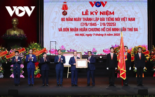 Thủ tướng trao tặng Huân chương Hồ Chí Minh cho Đài Tiếng nói Việt Nam