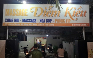 CLIP: Bắt quả tang cơ sở massage Diễm Kiều bán dâm 700.000 đồng/lượt