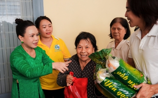 Hành động ý nghĩa của Việt Hương - Hoài Phương dịp lễ Vu Lan