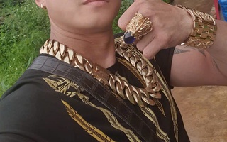 Một võ sĩ ở TP HCM trình báo mất 30 cây vàng sau khi qua đêm trên xe ô tô